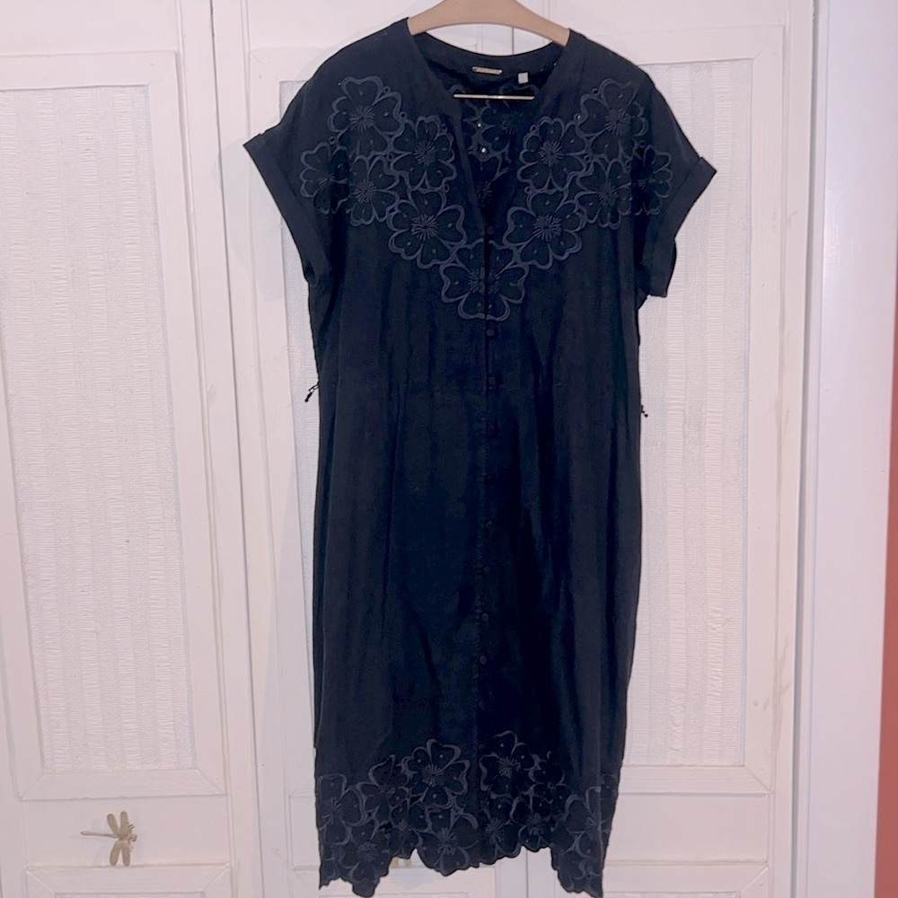 NWOT Elie Tahari Embroidered Dress Navy size L